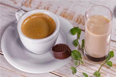 開一家聽茶餐飲加盟需要多少錢？15.5萬元起的投資解析與甜味烘焙產(chǎn)品前景